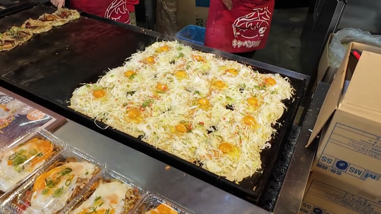 Osaka Must-Try Japanese Street Food: Okonomiyaki at Kyabetuyaki