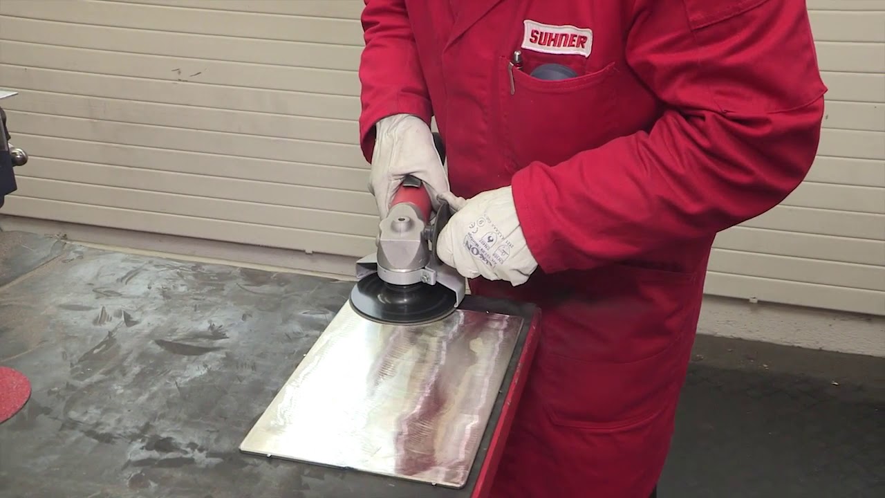 Broušení a konečná povrchová úprava svařeného plechu