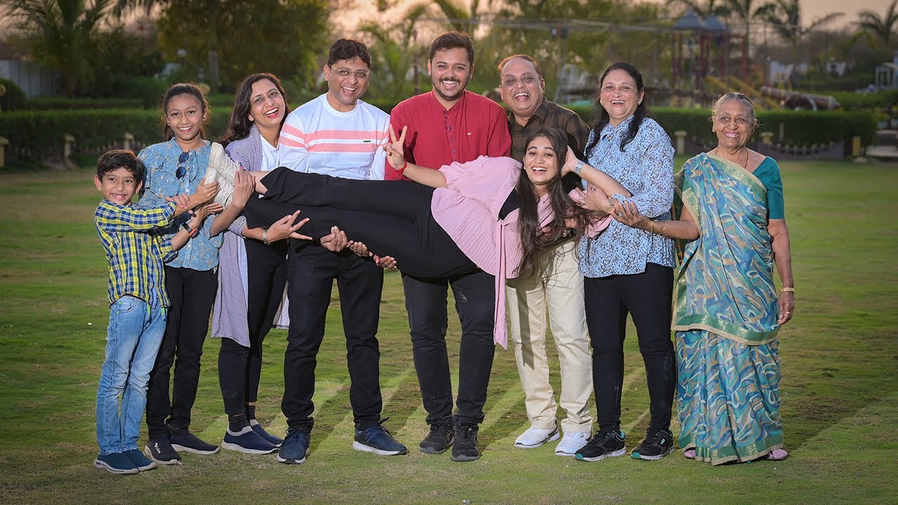 BEST FAMILY SHOOT 2023 ||  GAUDANI FAMILY ||  BHARAT ART STUDIO || APNA HAR DIN