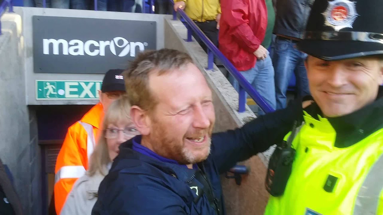 24/10/15 Bolton v Leeds. Mirco antenucci Pen ! 1-1