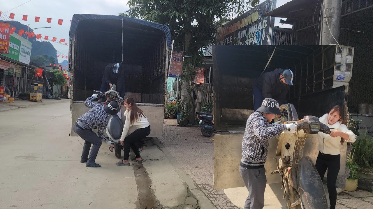 The girl borrowed money from the landlady to buy three motorbikes from a scrap metal dealer.