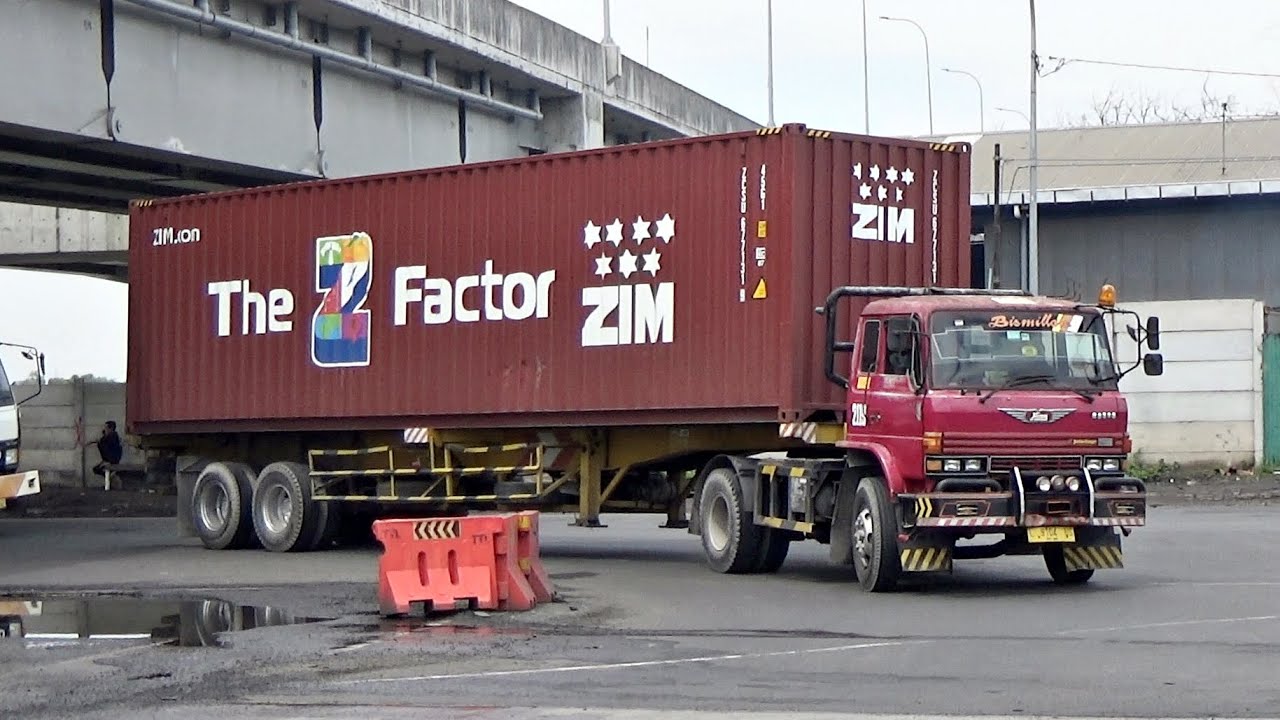 Truk Kontainer Surabaya Utara (4)
