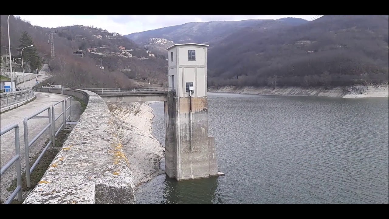 La diga di Posticciola sul lago del Turano. 75 metri di potenza dal 1939.