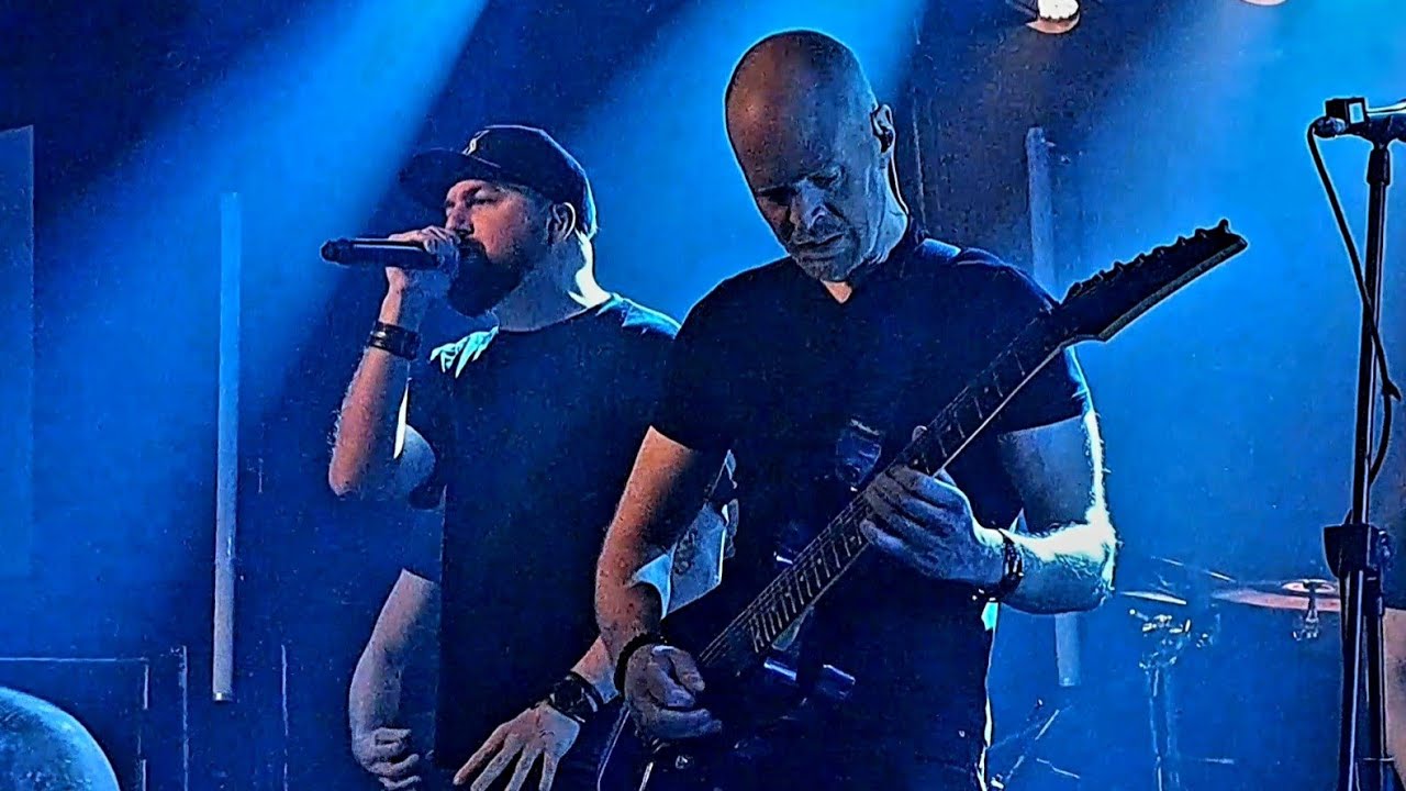 Bloodred Hourglass (live) - Leaves - Slay, Glasgow 2025