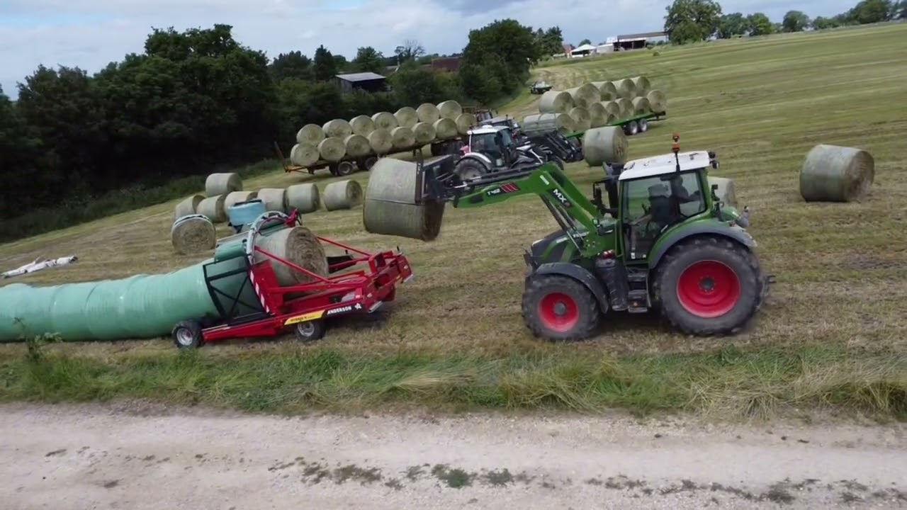 Un chantier d’enrubannage EN BOUDIN dans le Berry !