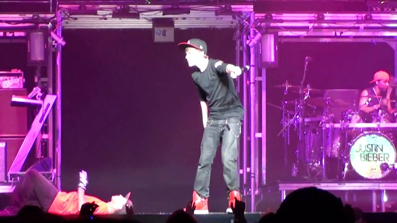 Baby  LIVE - Justin Bieber Montreal, 22 novembre 2010