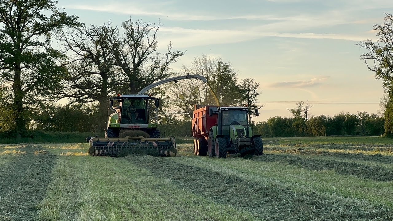 Ensilage d'herbe (entre les goutte d'eau ) 11 mai 2024