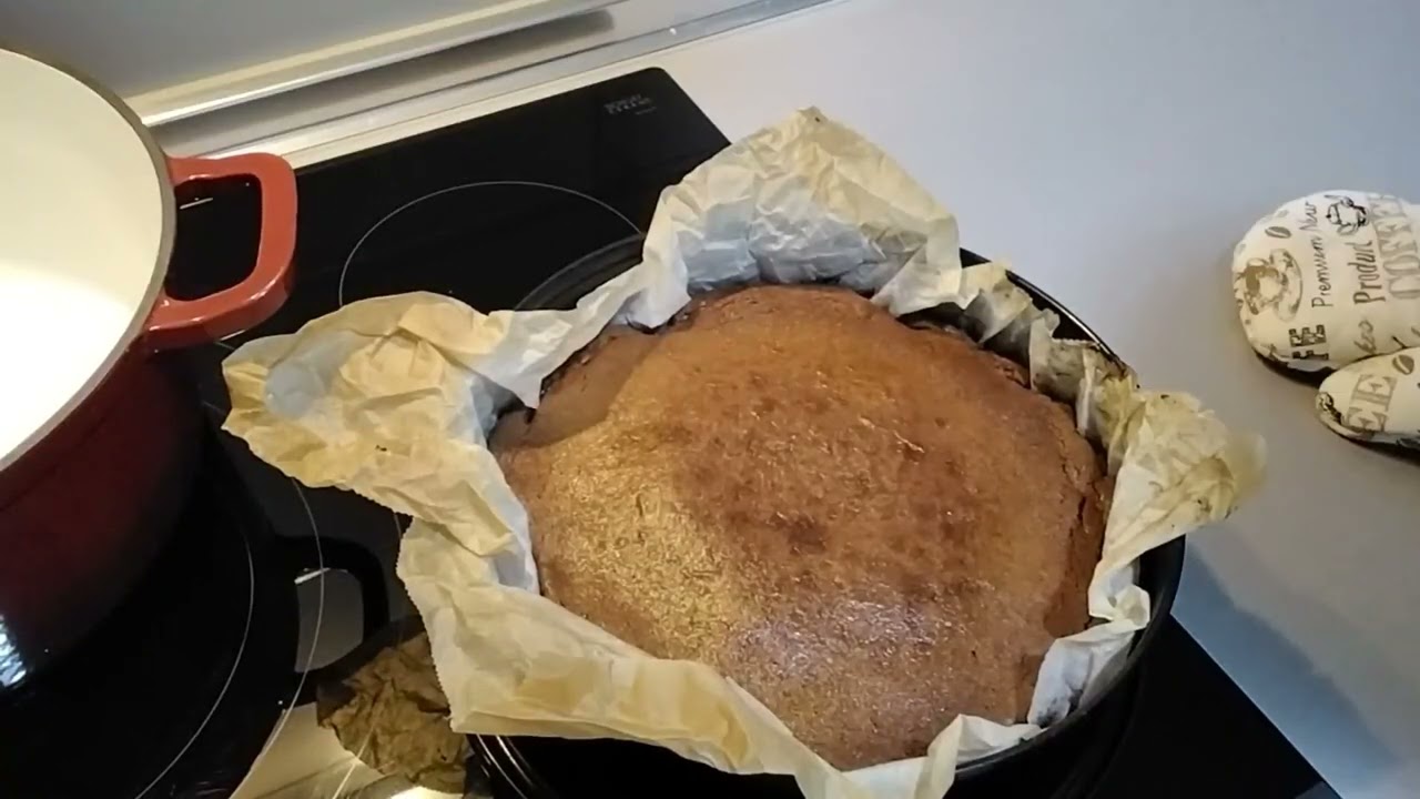 Tarta de queso con chocolate y un menú 