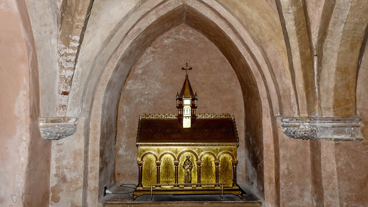 Crypte de la basilique Saint-Sernin à Toulouse - Relics of the True Cross and the Apostles in France