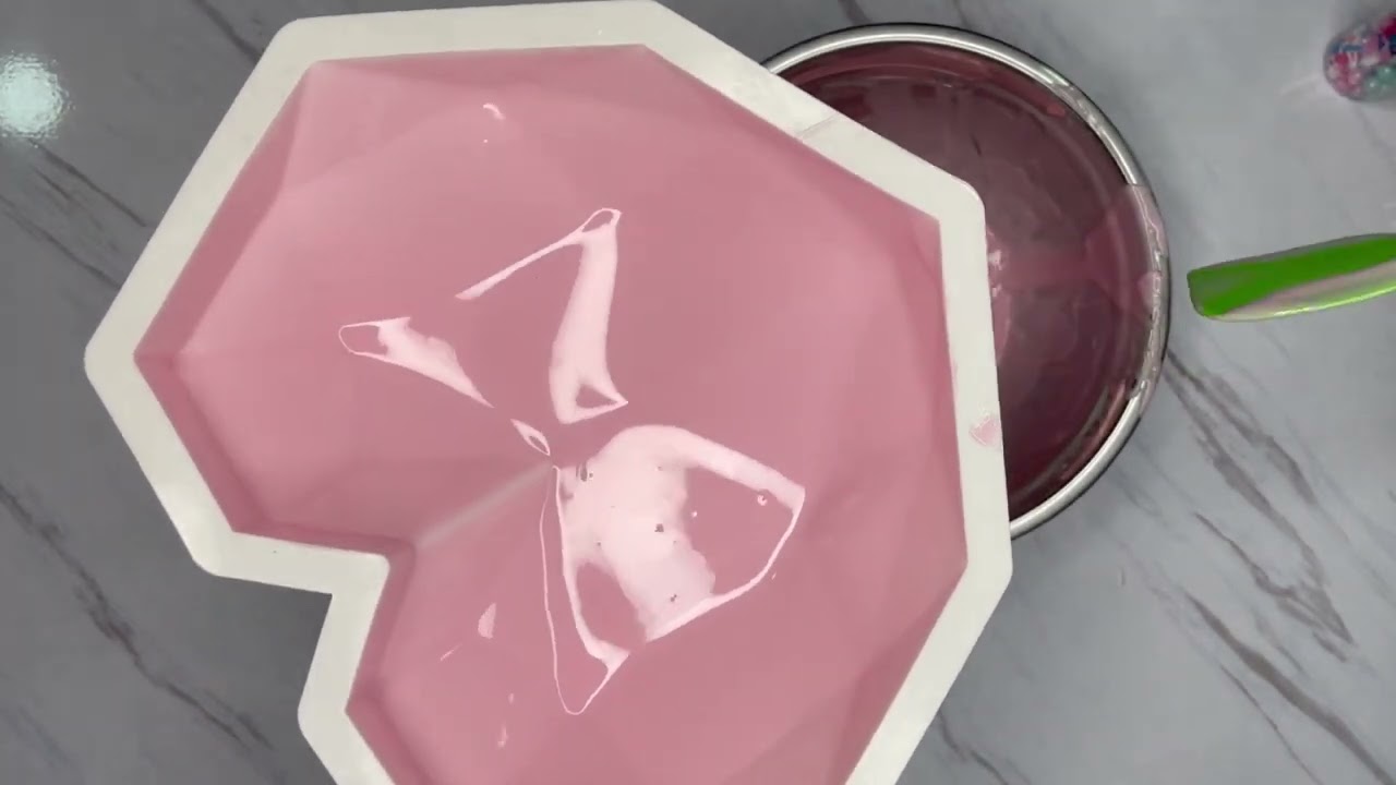 How to make a breakable &ldquo;CHOCOLATE HEART&rdquo;