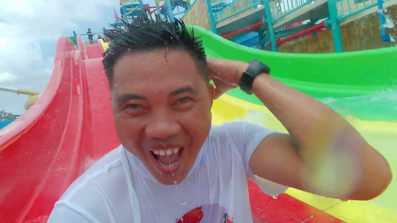 Waterworld Cebu slides with siblings 🥰😘
