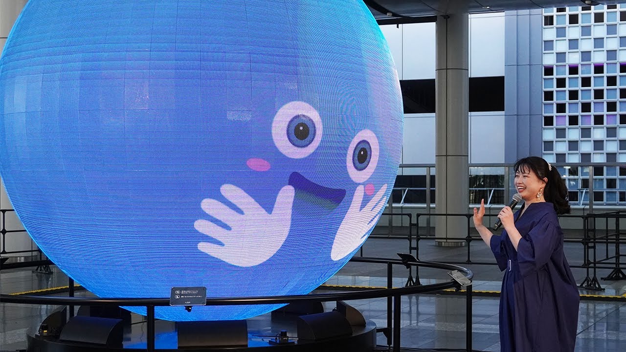 JR大阪駅に日本最大級の屋外用球体LEDビジョン「LINQ VISION」　点灯式に小田ゆりえさん