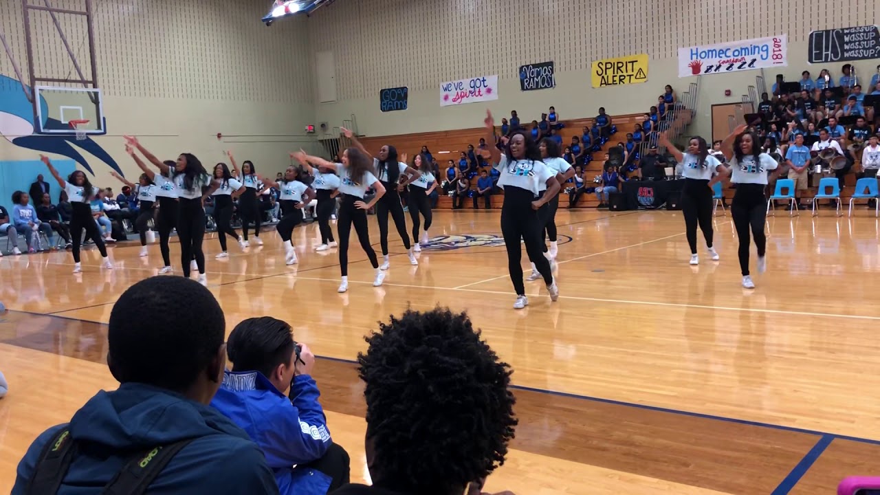 Homecoming Pep Rally Elsik Cheer