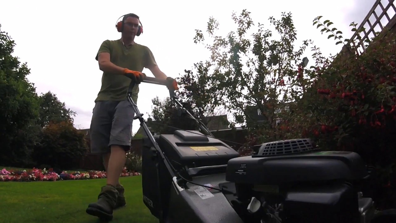 Hayter 41 Pro Mowing in the Wet