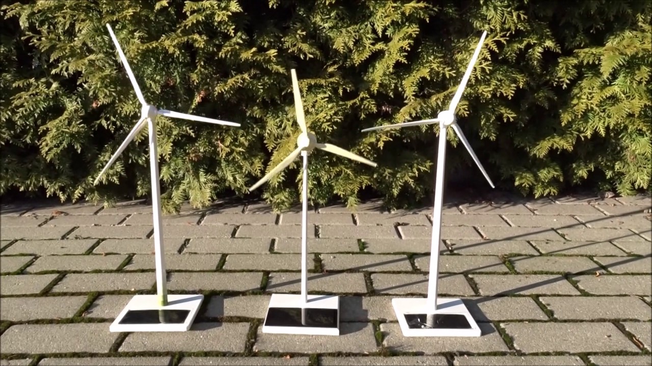 Enercon Windrad E- 82 und E- 40 als Solar Modell, Enercon wind turbine E- 82 and E-40 solar model