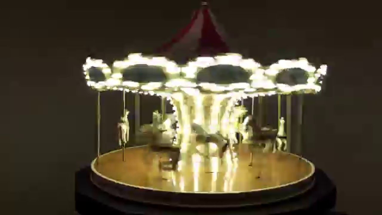 Merry go round de CHOE U RAM 2012 Video de Damien Hustinx Lille 2016