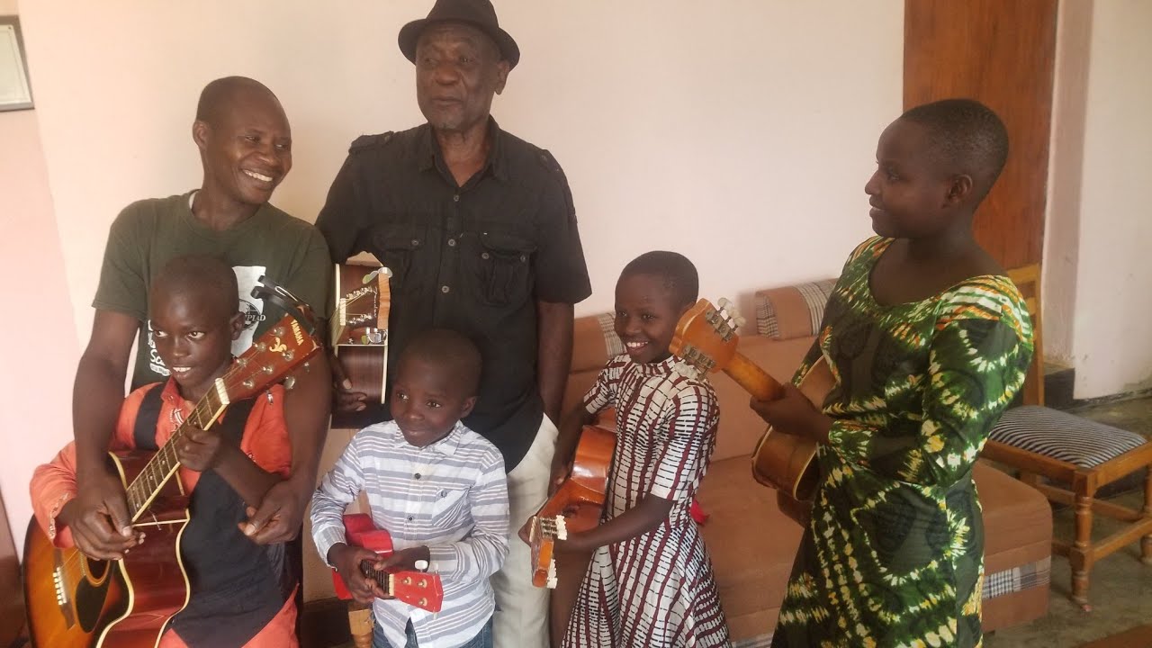 Live:Makanyaga atunguye babana bose bacuranga guitar🔥|Baracuranze ibyishimo byabarenze|Bahawe impano