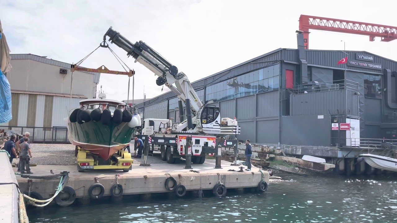 Tuzla tersane b&ouml;lgesi denize tekne indirme operasyonumuz