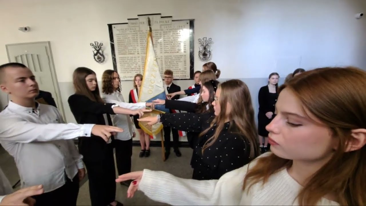 Ślubowanie klas pierwszych I LO w Rybniku 13.10.2023, godz. 10:30