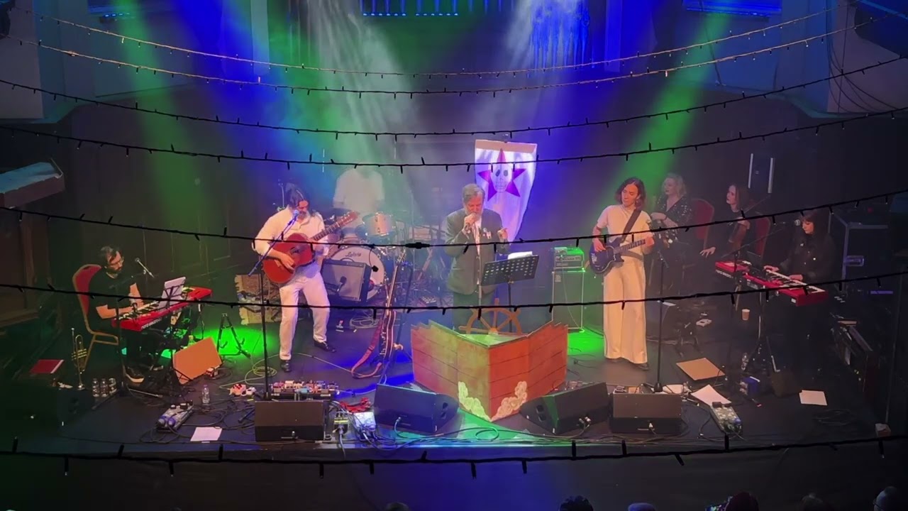 BMX Bandits- Cockerel’s Waiting (live)