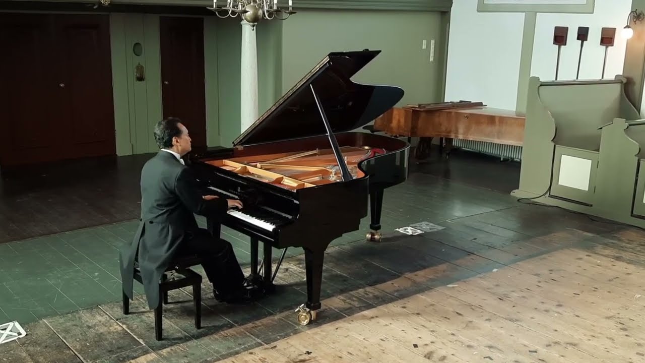 F. Chopin, Etude op. 25  no.7 in C sharp minor, Jack de Bie, piano