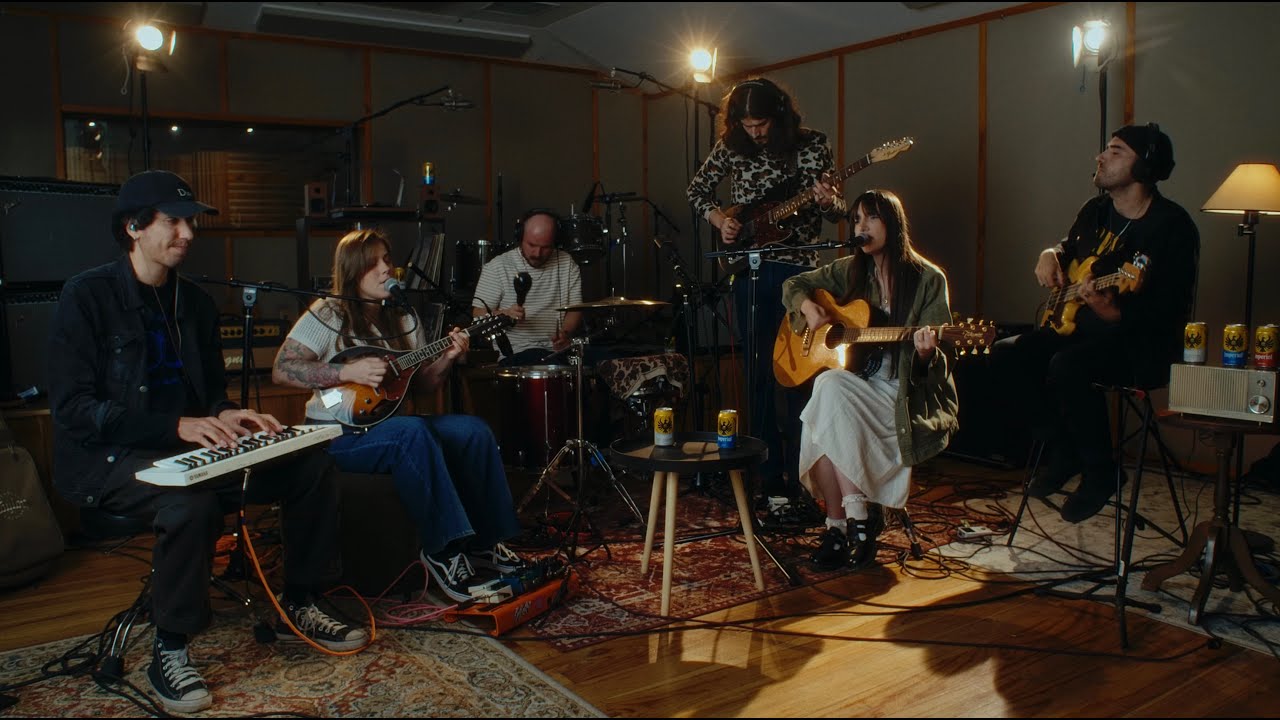 Conquista Sessions Acoustic 11- Las Robertas - Live And Let Live