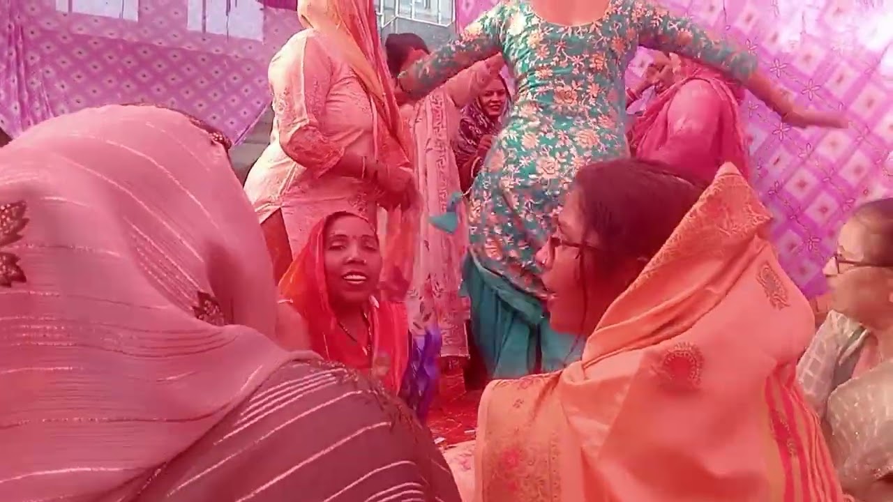 काला काला कवह गुजरी मत काले का जिक्र कर काले रंग पर मोरनी रुधन कर बहुत ही सुन्दर डांस वीडियो 