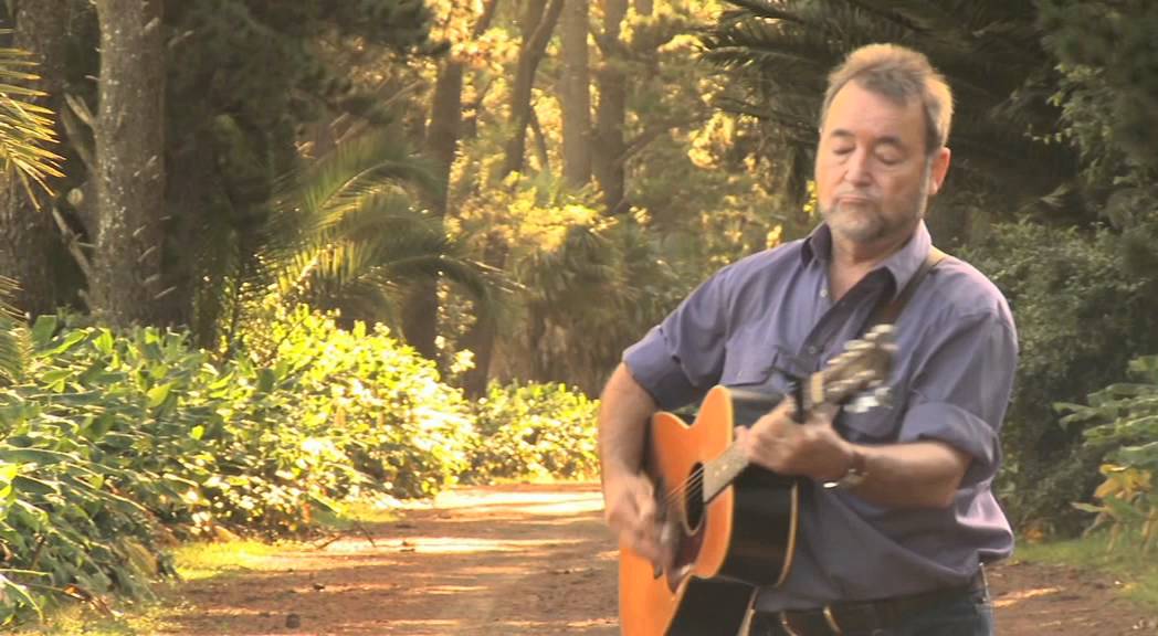 John Williamson - Hang My Hat in Queensland [Official Video]
