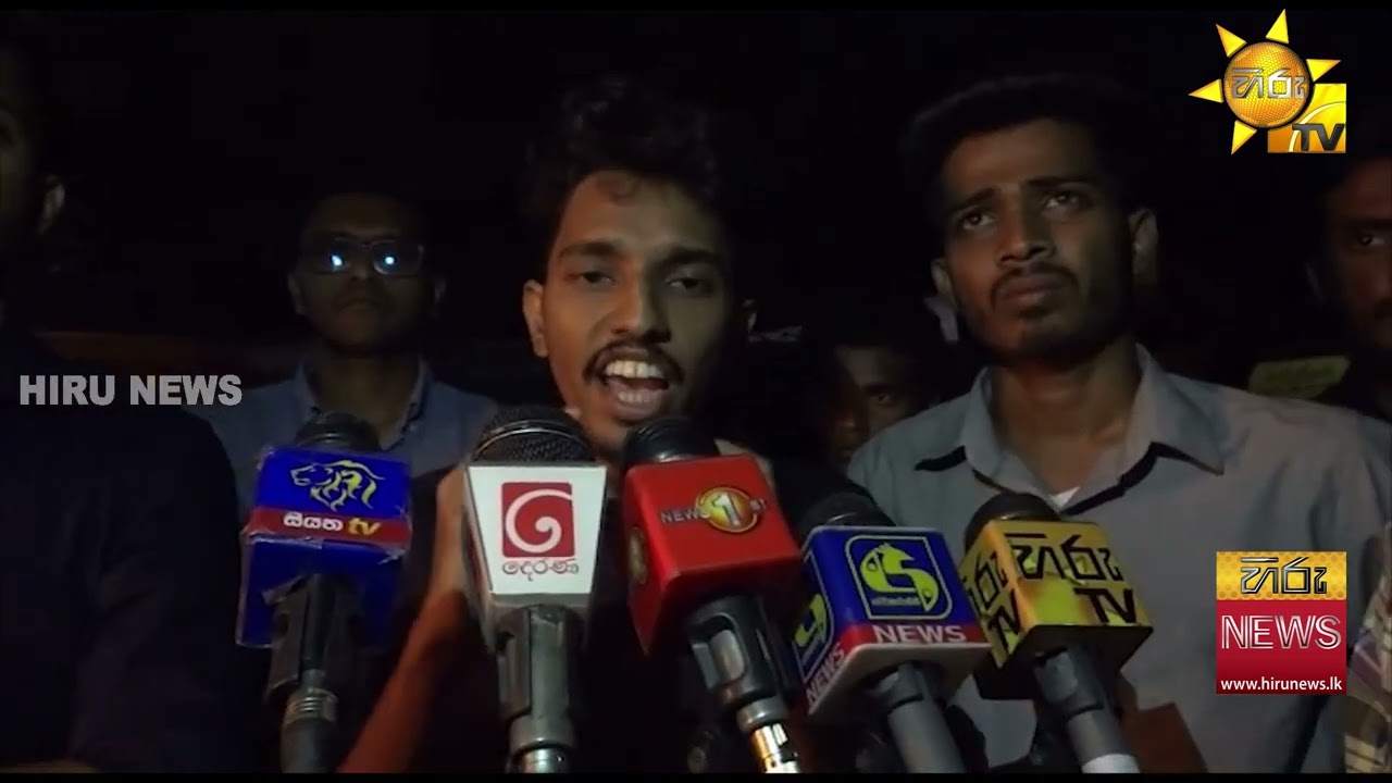 පේරාදෙණිය විශ්වවිද්‍යාල සිසුන් මහ රෑ පන්දම් විරෝධයක - 