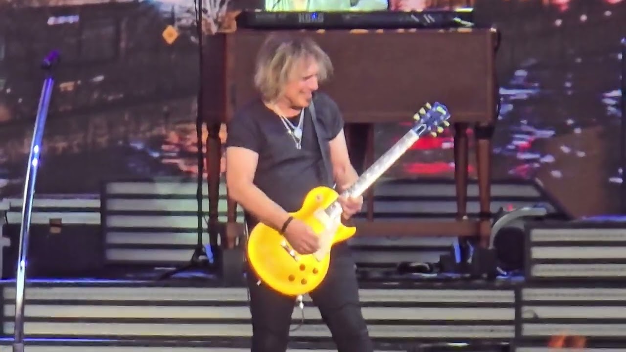 Kevin Cronin Band - Keep on Loving You - Live @ Ruoff Music Center 2025-08-15