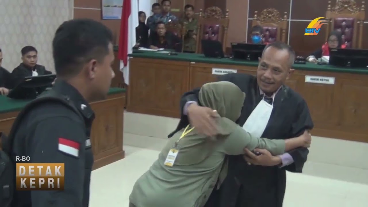 ABK KAPAL 2 TON SABU DIVONIS 5 TAHUN, KELUARGA MENANGIS DI RUANG SIDANG