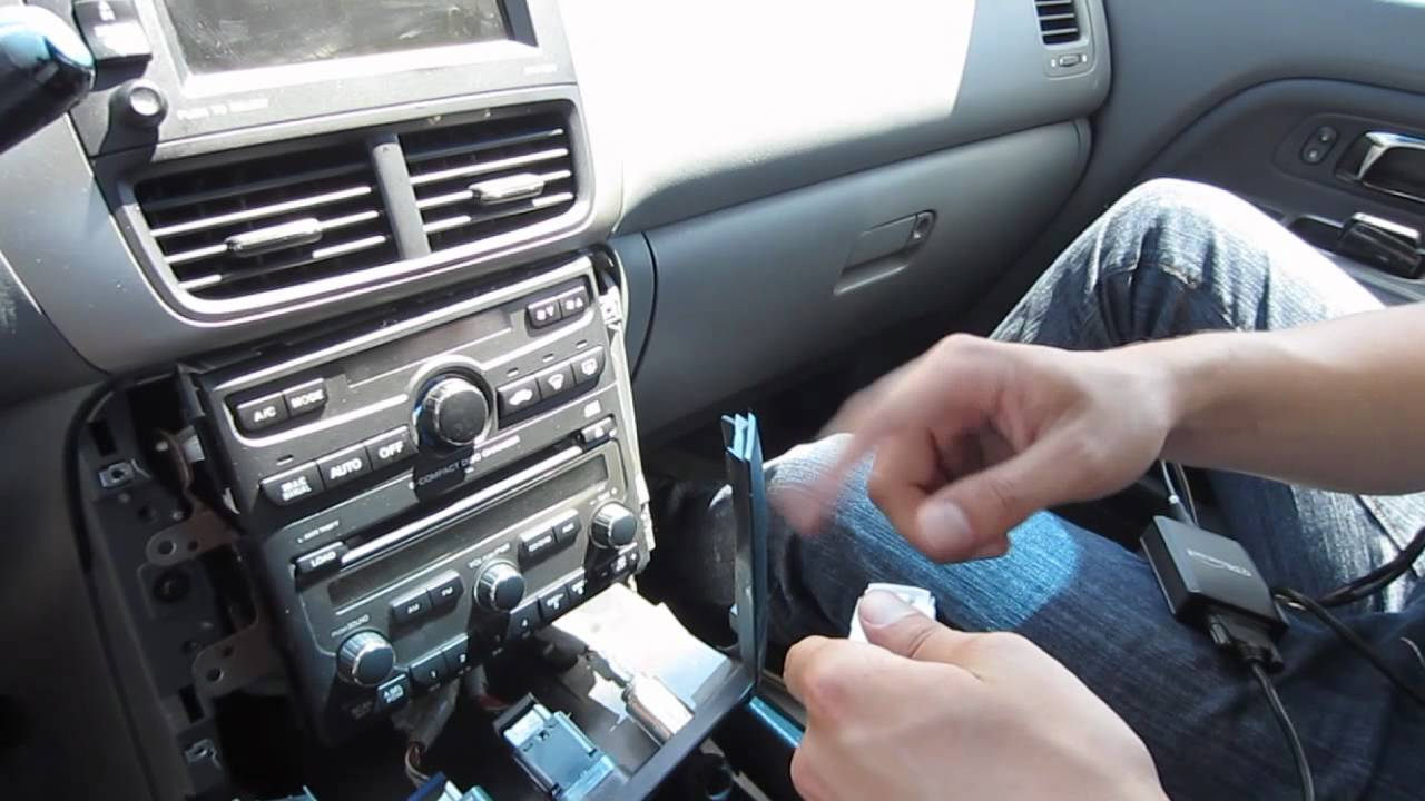 Автомобильные комплекты GTA - Honda Pilot 2003-2008 Navi для установки iPhone, iPod и адаптера AU...