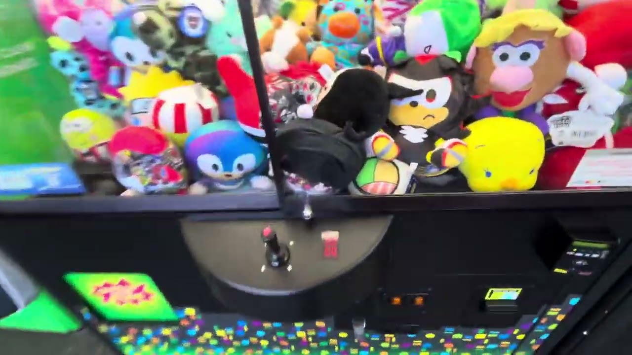Sugarloaf Bean Bag Shoppe vs Sugarloaf Toy Shoppe Claw Machine at Walmart