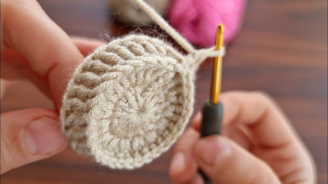 INCREDIBLE 😲 Super beautiful crochet pin cushion making. Çok güzel tığ işi örgü iğnelik yapımı