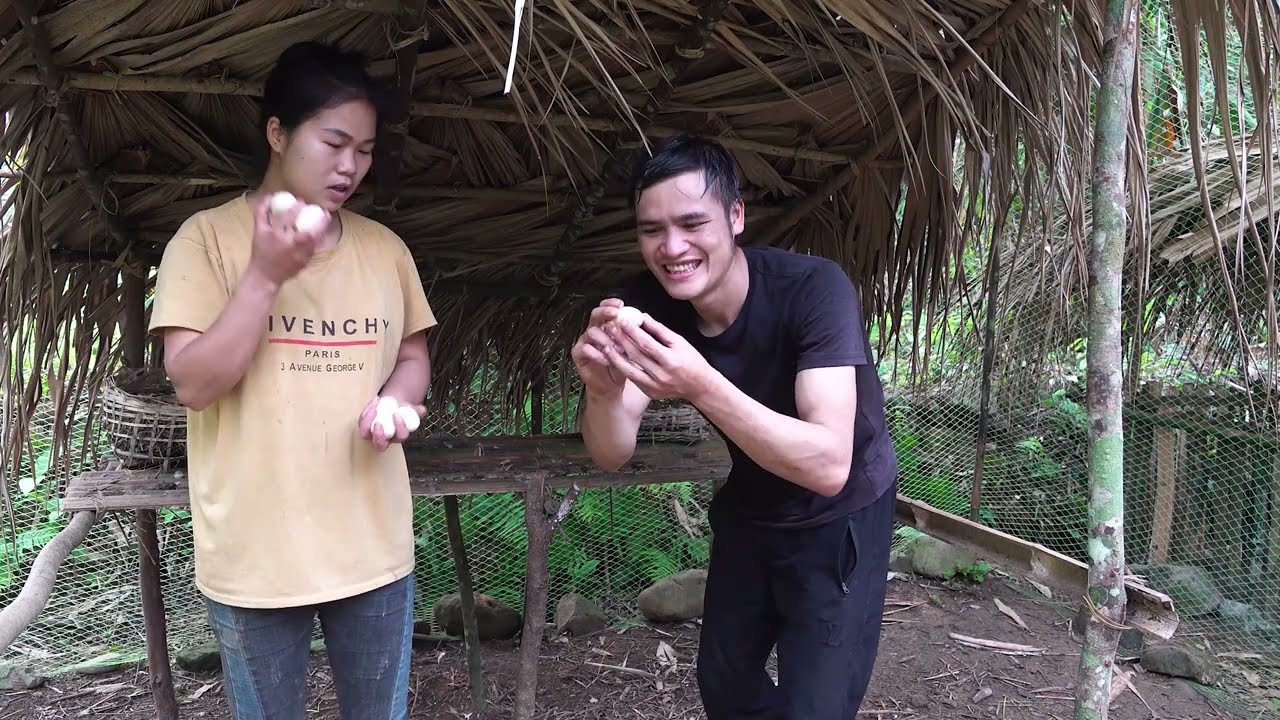 The chickens laid a lot of eggs | Episode 26 | Six months of survival with my girlfriend