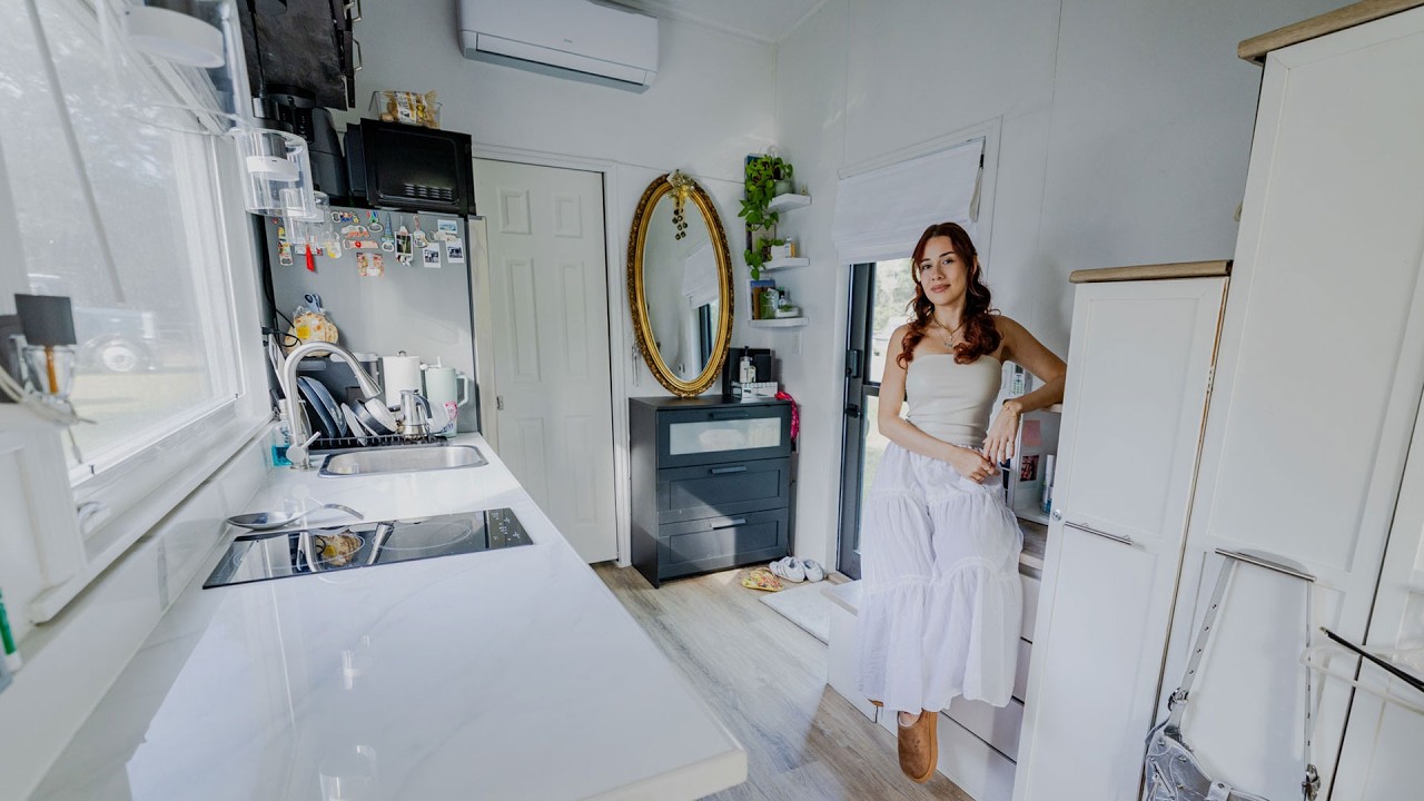 Young Woman’s Tiny House That Actually Feels Spacious
