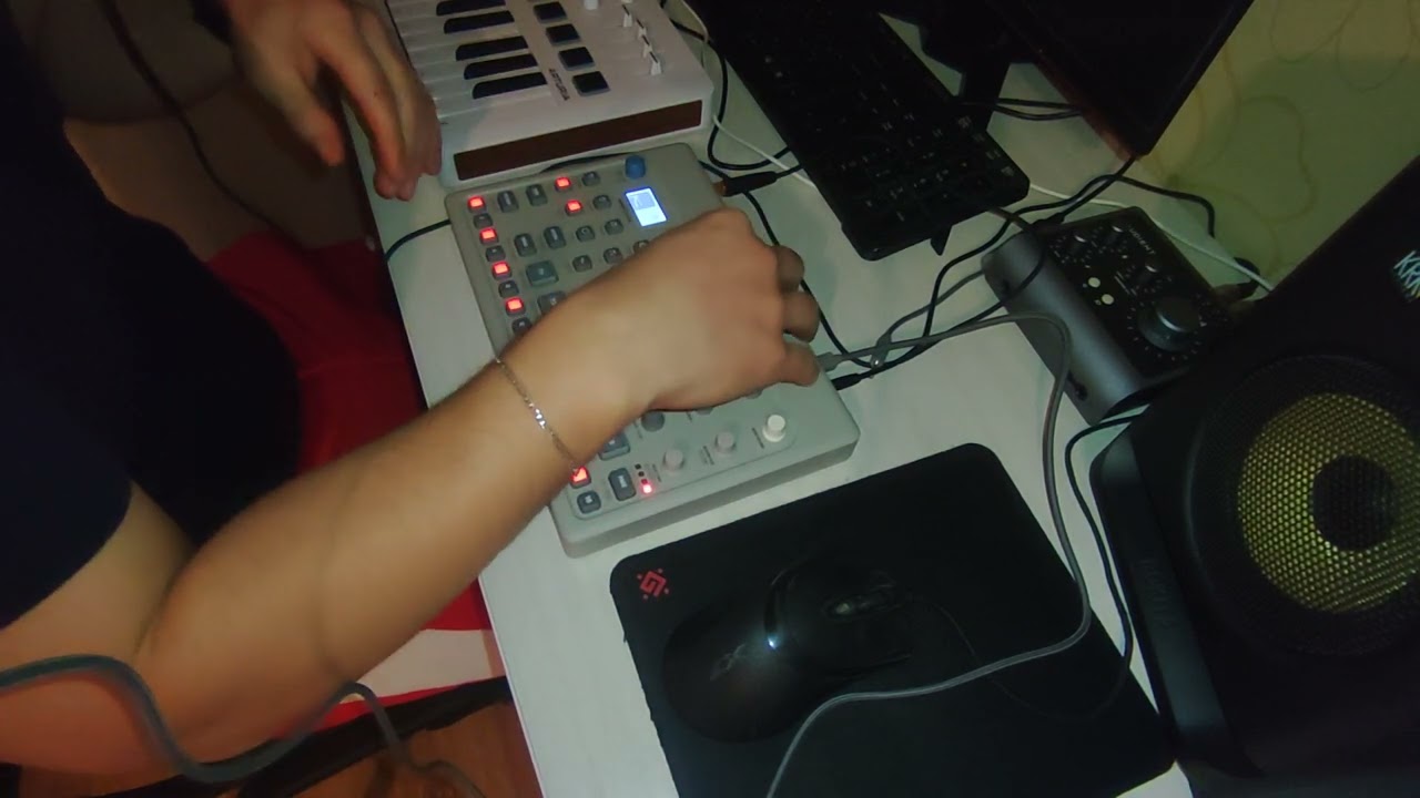 Первые шаги в музыке, освоение Elektron Model: Cycles.