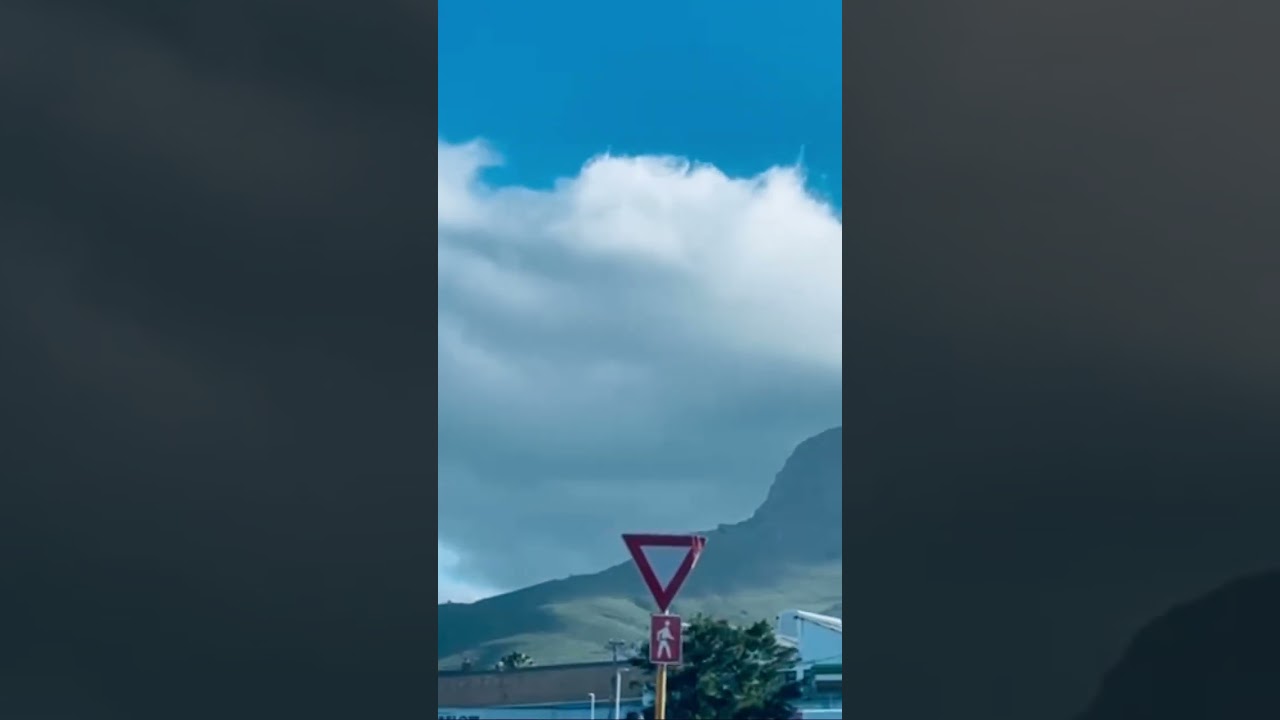 😱Heavy clouds descending mountain 