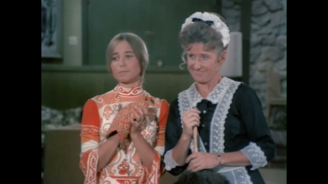 The Brady Bunch - French Maid/Skinny Dipping