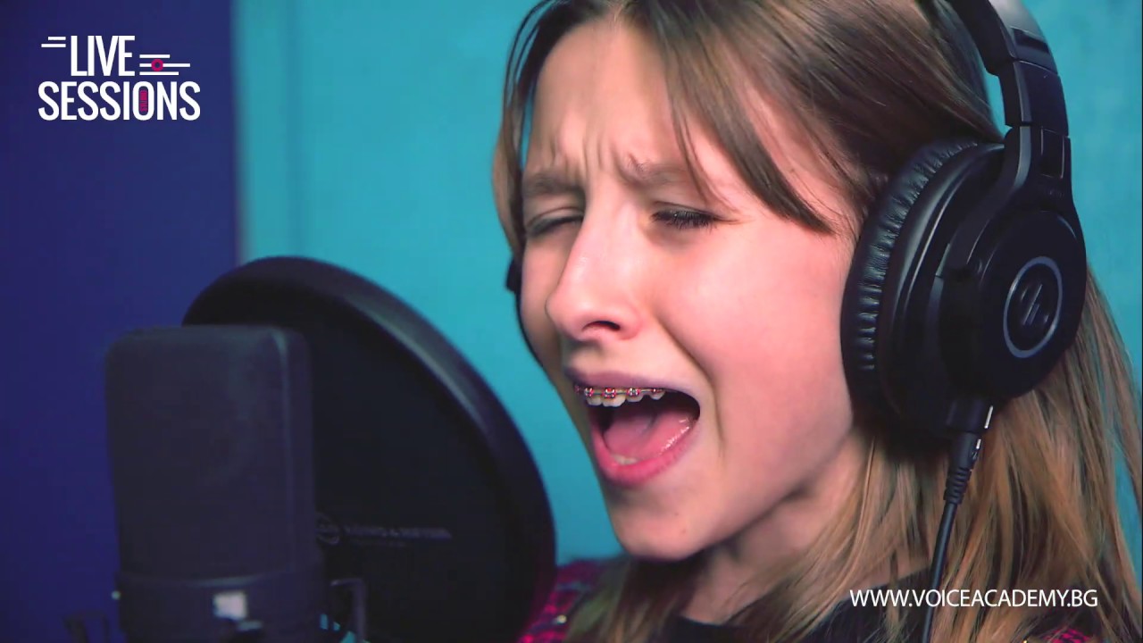 VA Live Studio Sessions - Yana Vrabevska - I'm In Love With The Monster /cover/