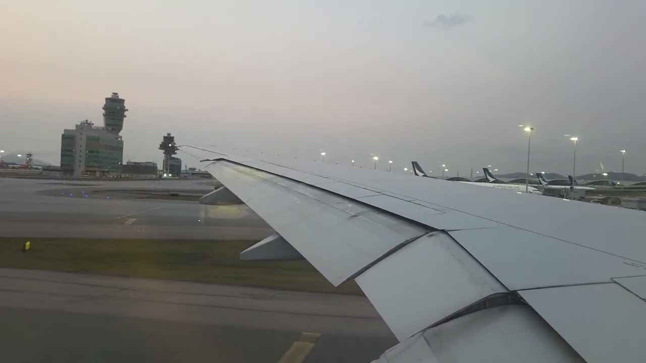 國泰航空 CX402 B777-367 香港赤鱲角機場後推至起飛