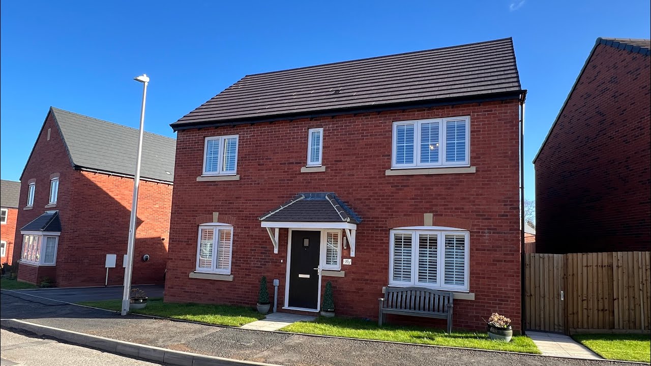 Blackberry Way, Cubbington - Near Royal Leamington Spa - (FOR SALE) - NO CHAIN - 4 Bedroom Detached