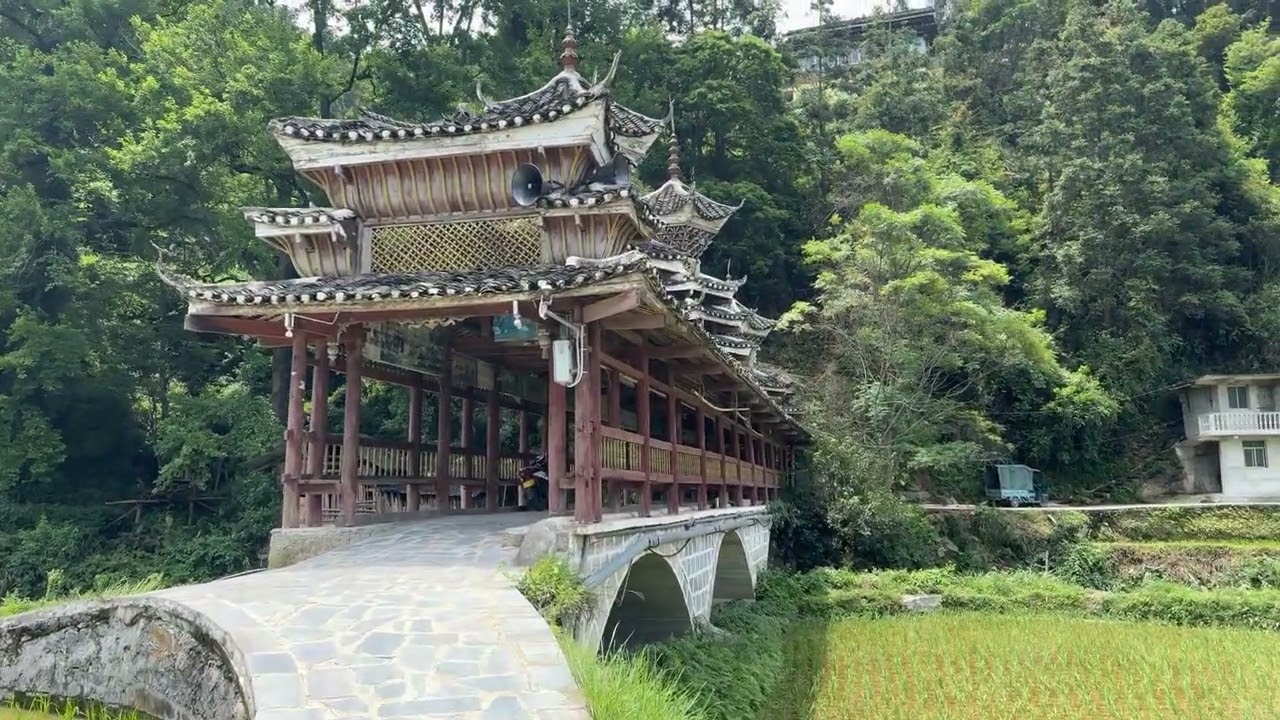 中国村庄步行｜贵州寨头村：鼓楼、风雨桥与世外桃源般的生活