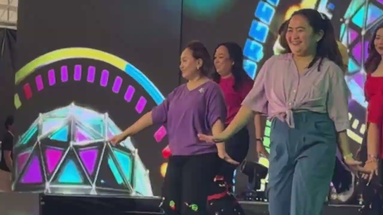 ‘OPENING ACT’ SA SEX BOMB DANCERS