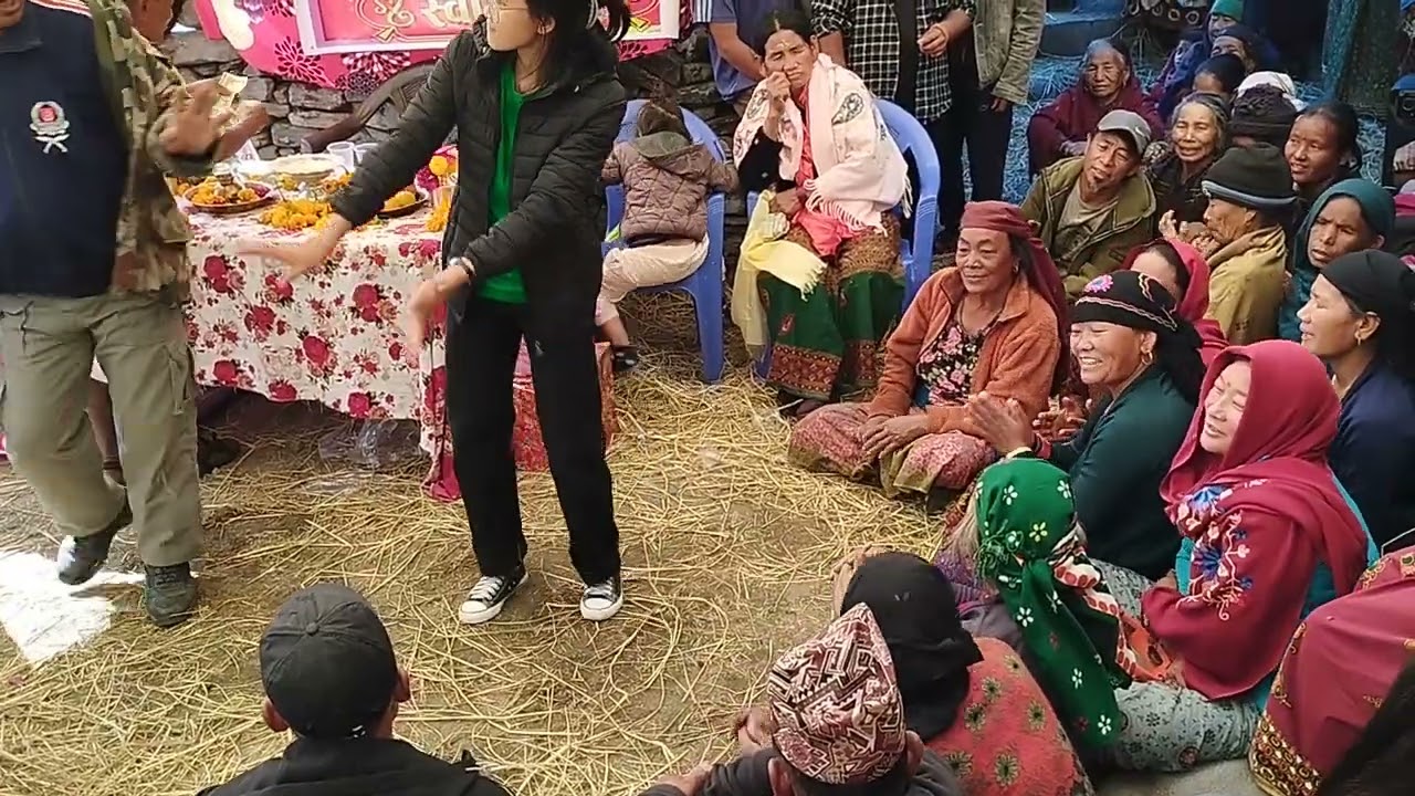 baine ko vihy ma ramailo gardai (shildunga lauryni vs tap gau ko laury baje😜)