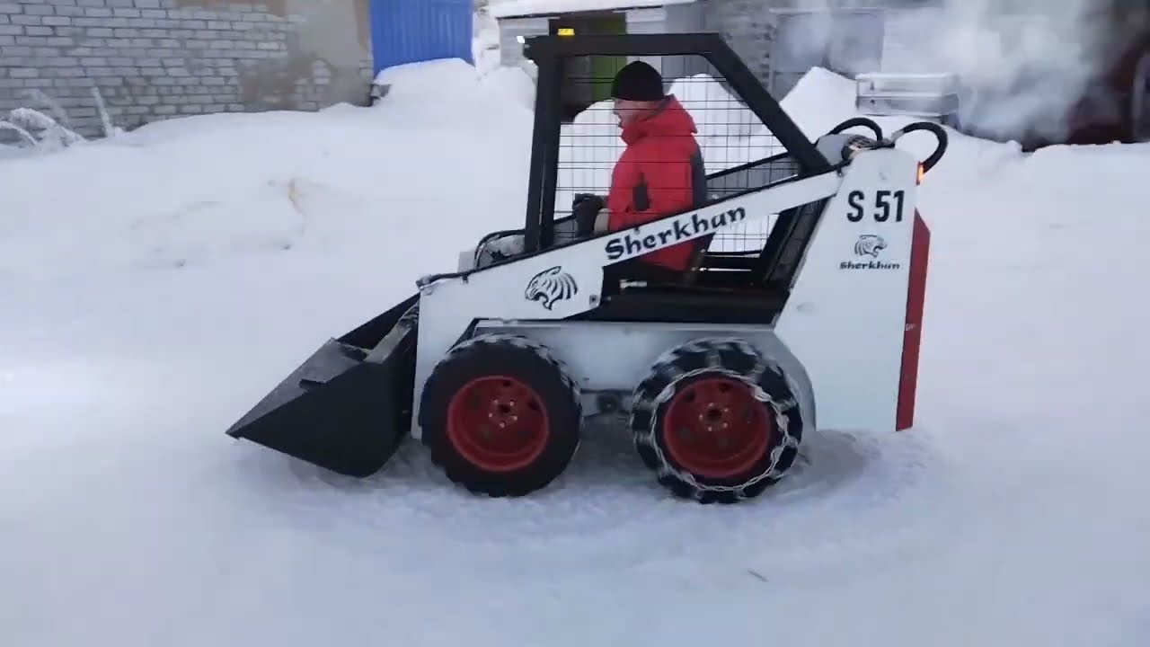 Бортоповоротный мини-погрузчик по типу Bobcat s100. Работа.