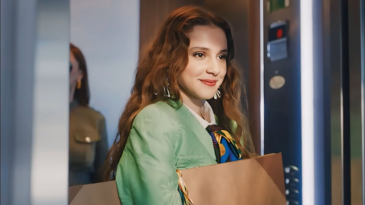 Girl Falls In Love With A Handsome Stranger, Not Knowing He's Her New Boss