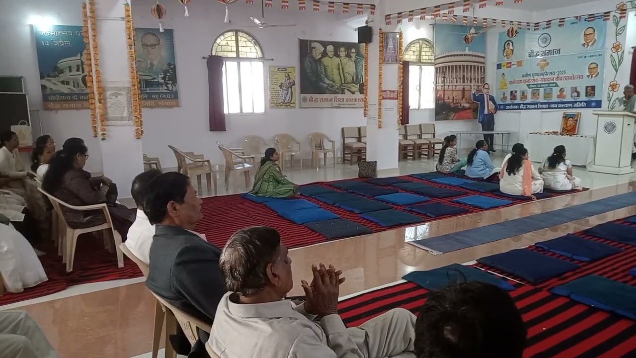 श्रीलंका धम्मंयत्रासे लौटे बौद्ध अनुयायी आज उनका स्वागत भोपाल त्रिशरण बुद्ध विहार मे 