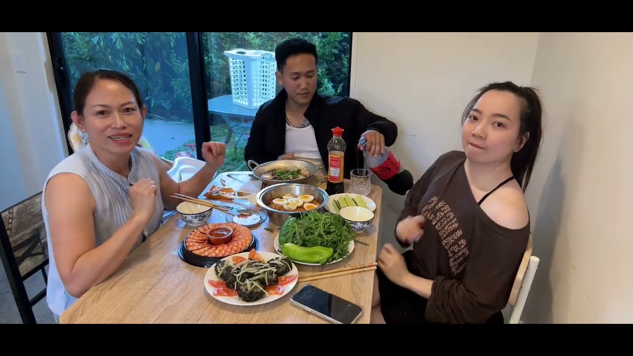 Đi chợ cuối tuần , sơ chế bào ngư hấp gừng , mi cay bokbokki và tôm sashimi quá là tuyệt vời 