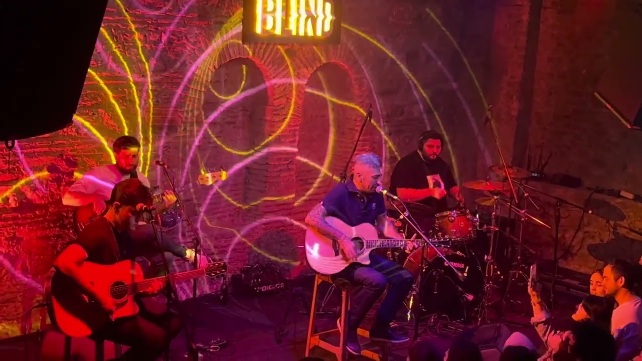 Onur Özdemir  - İlk Yara / Sakin Tribute Akustik @ Blind Taksim 13.5.22